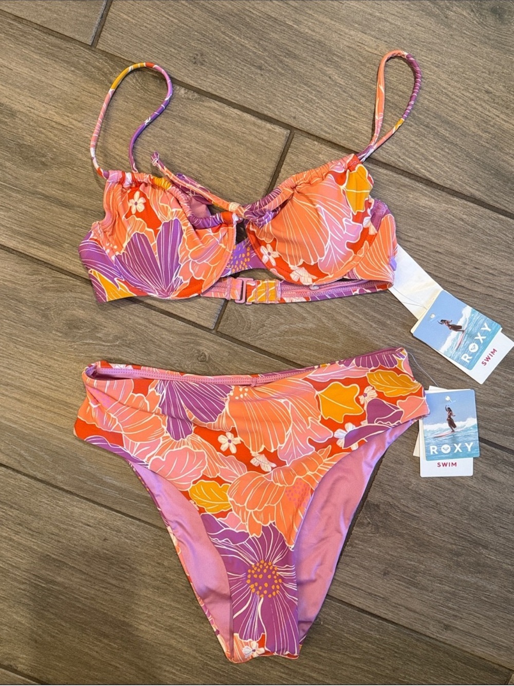 NWT🩷🩷🩷Roxy Women Floral Bikini in Pink, Orange & Purple
